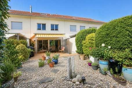 Ansicht Liegenschaft vom Garten