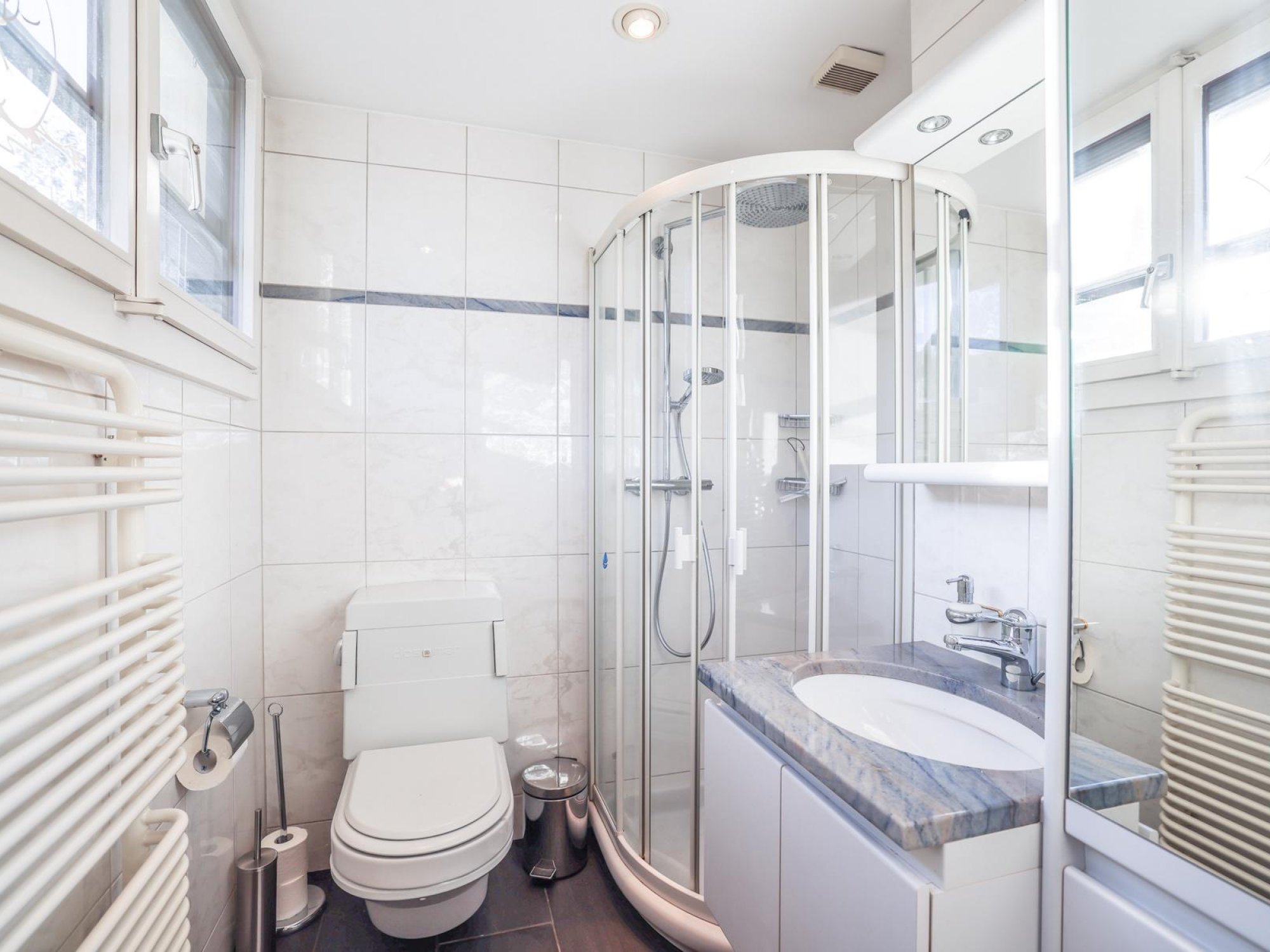 Badezimmer im Obergeschoss