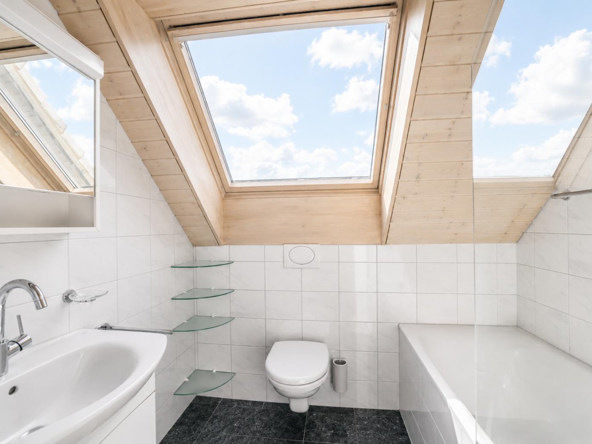 Badezimmer im Dachgeschoss