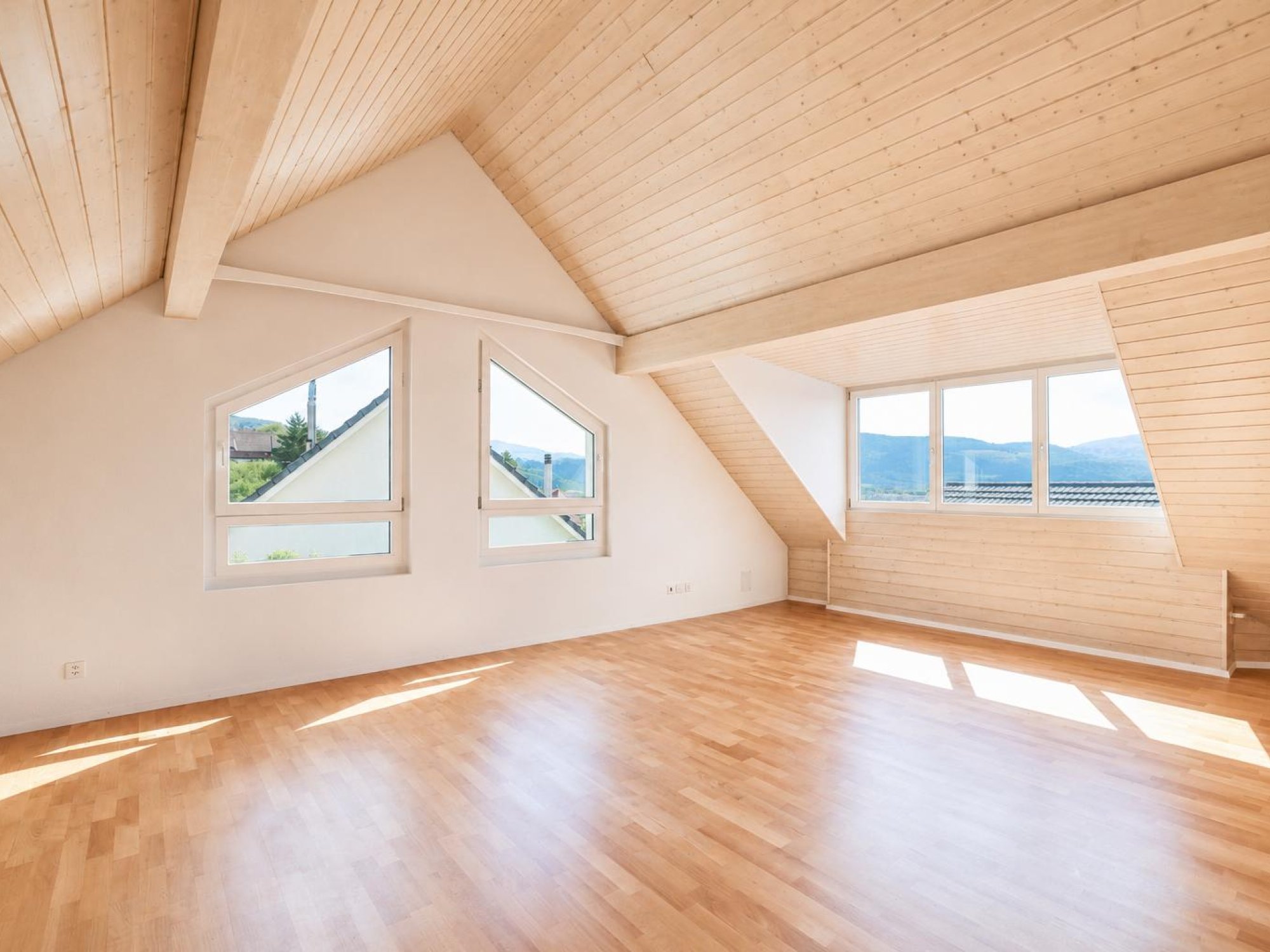 Unterteilbar in zwei sep. Zimmer