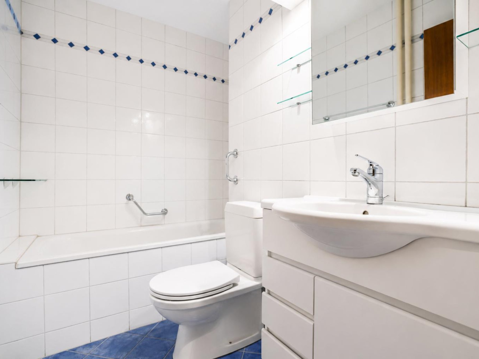 Badezimmer mit Badewanne