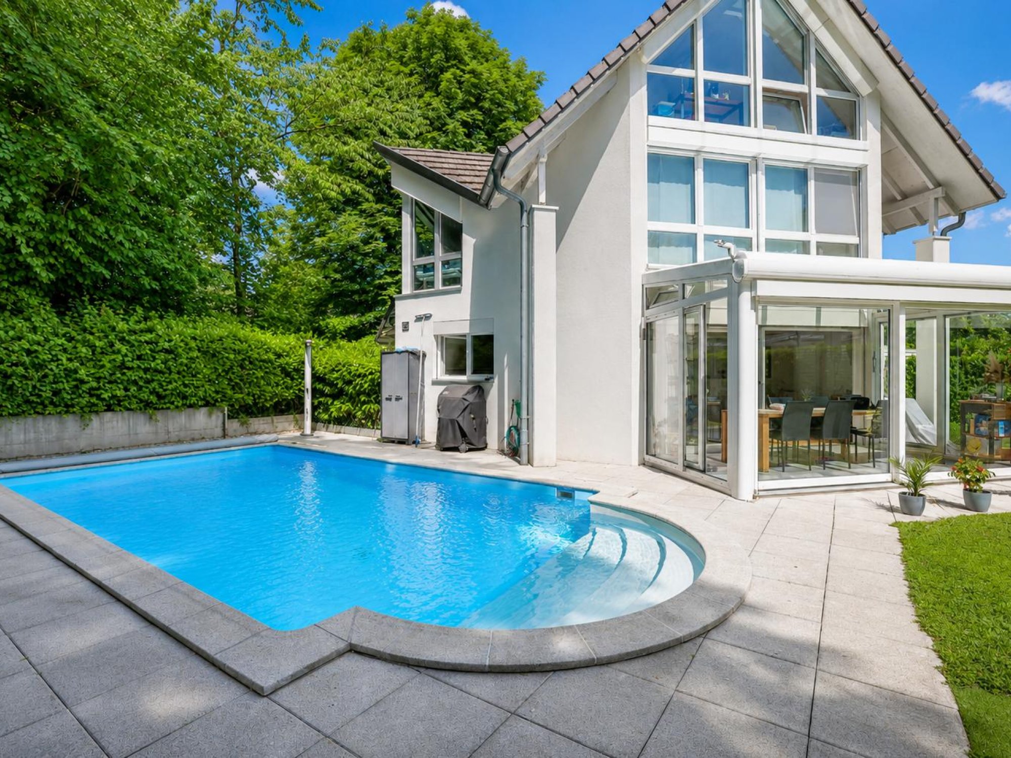 Gartenoase mit Pool
