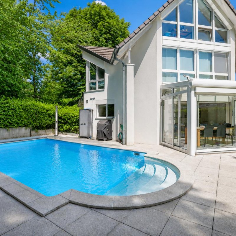Gartenoase mit Pool
