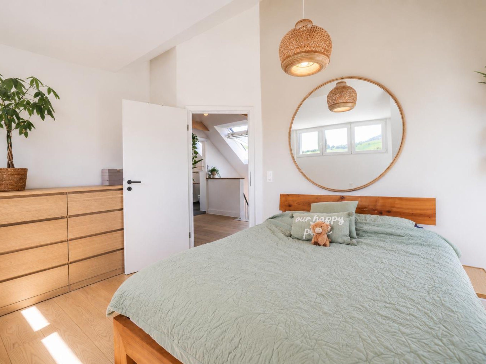 Schlafzimmer mit Balkonzugang