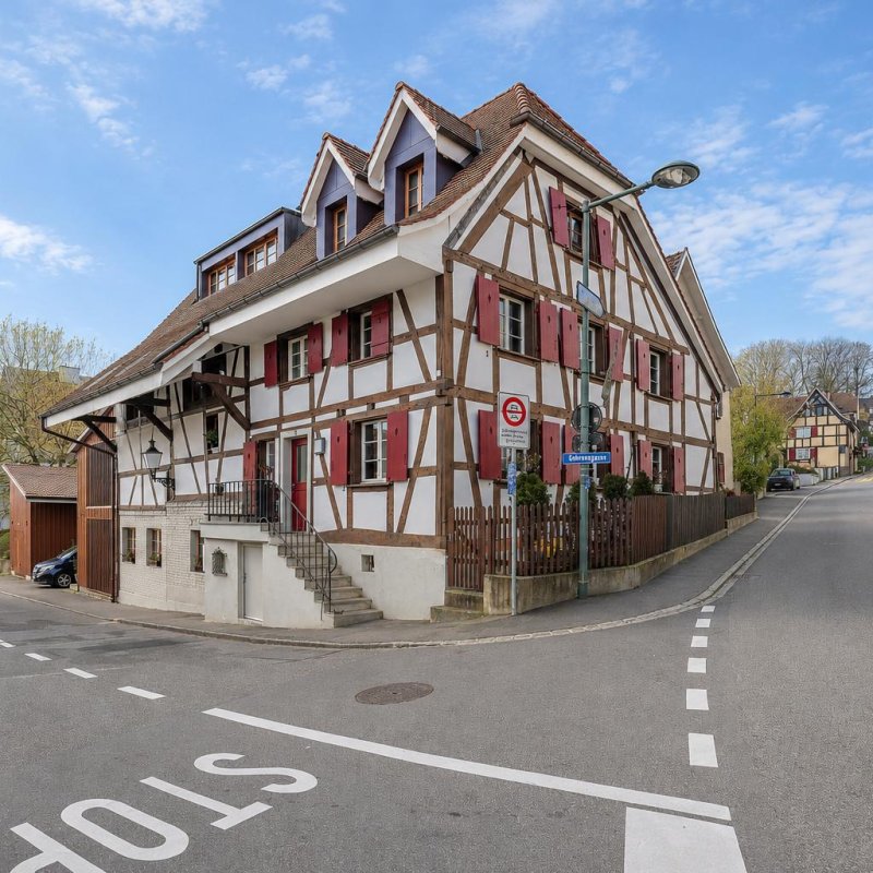 Ansicht Liegenschaft von der Strasse