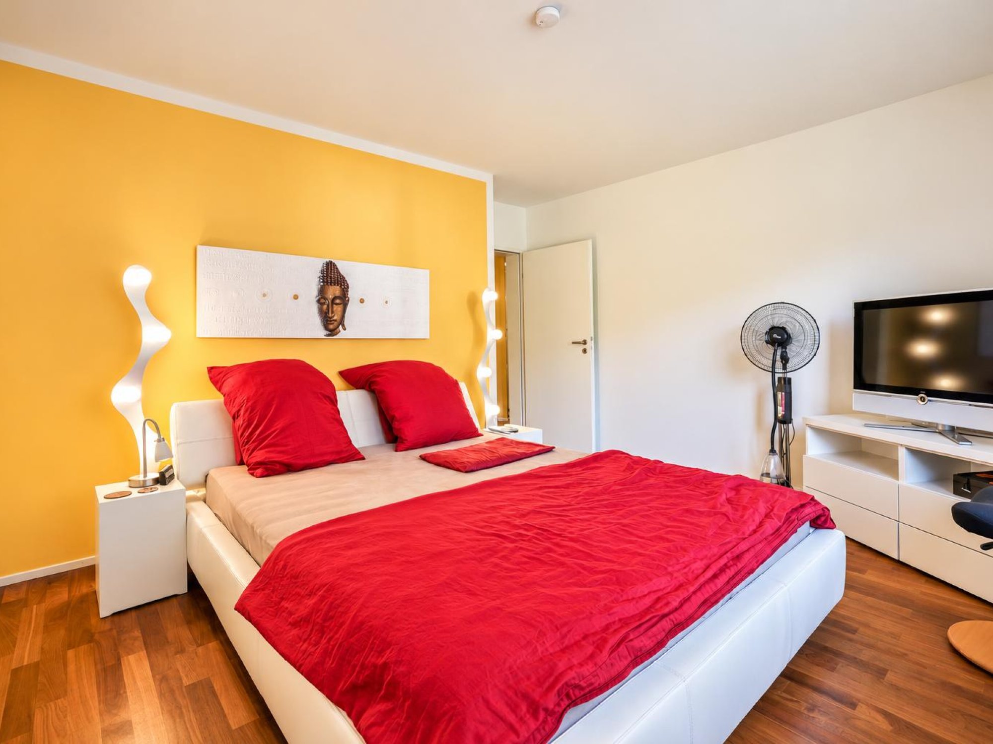 Ruhiges und helles Schlafzimmer