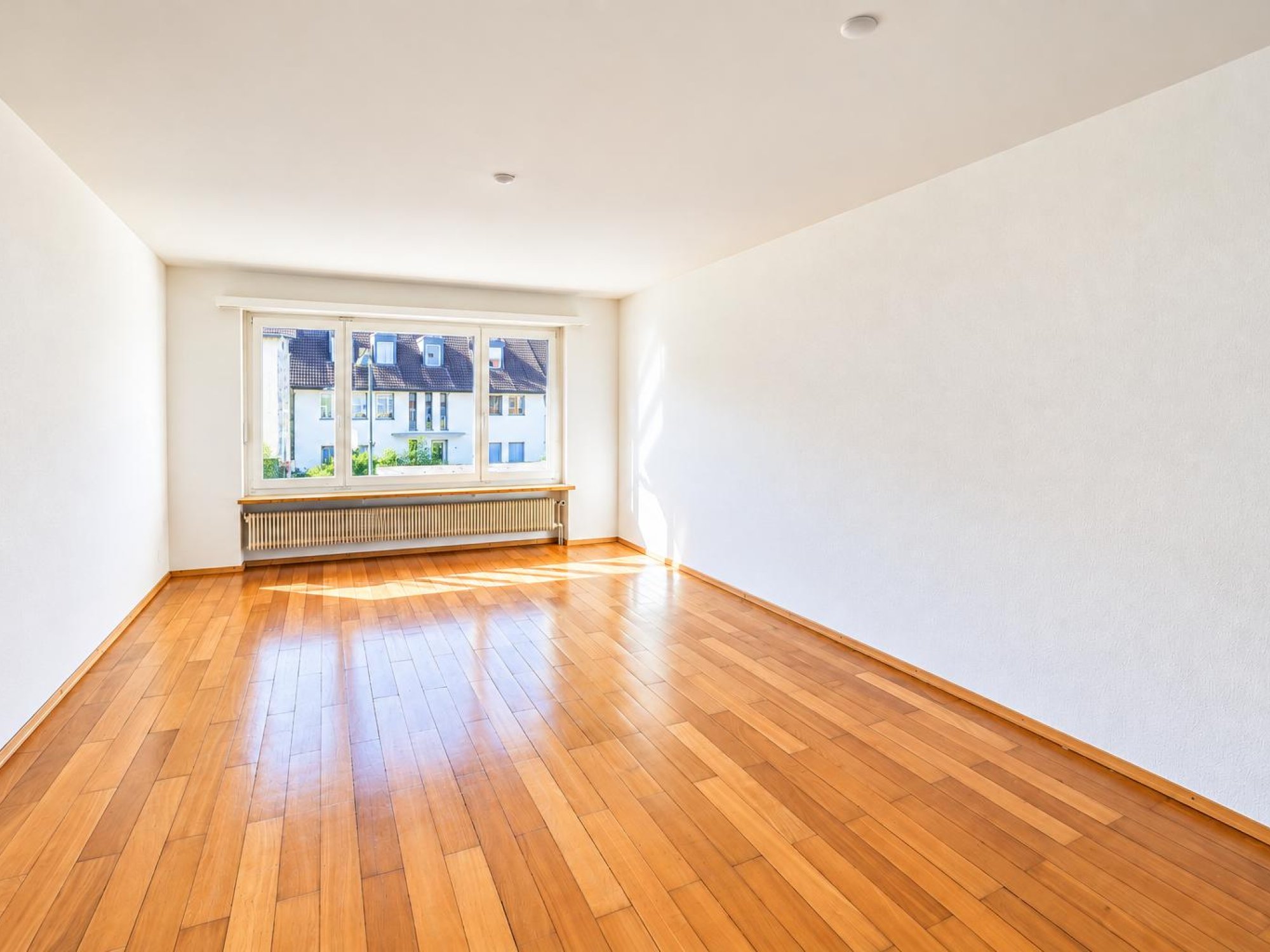 Zimmer - Wohnung 1. OG (links) aktuell leerstehend