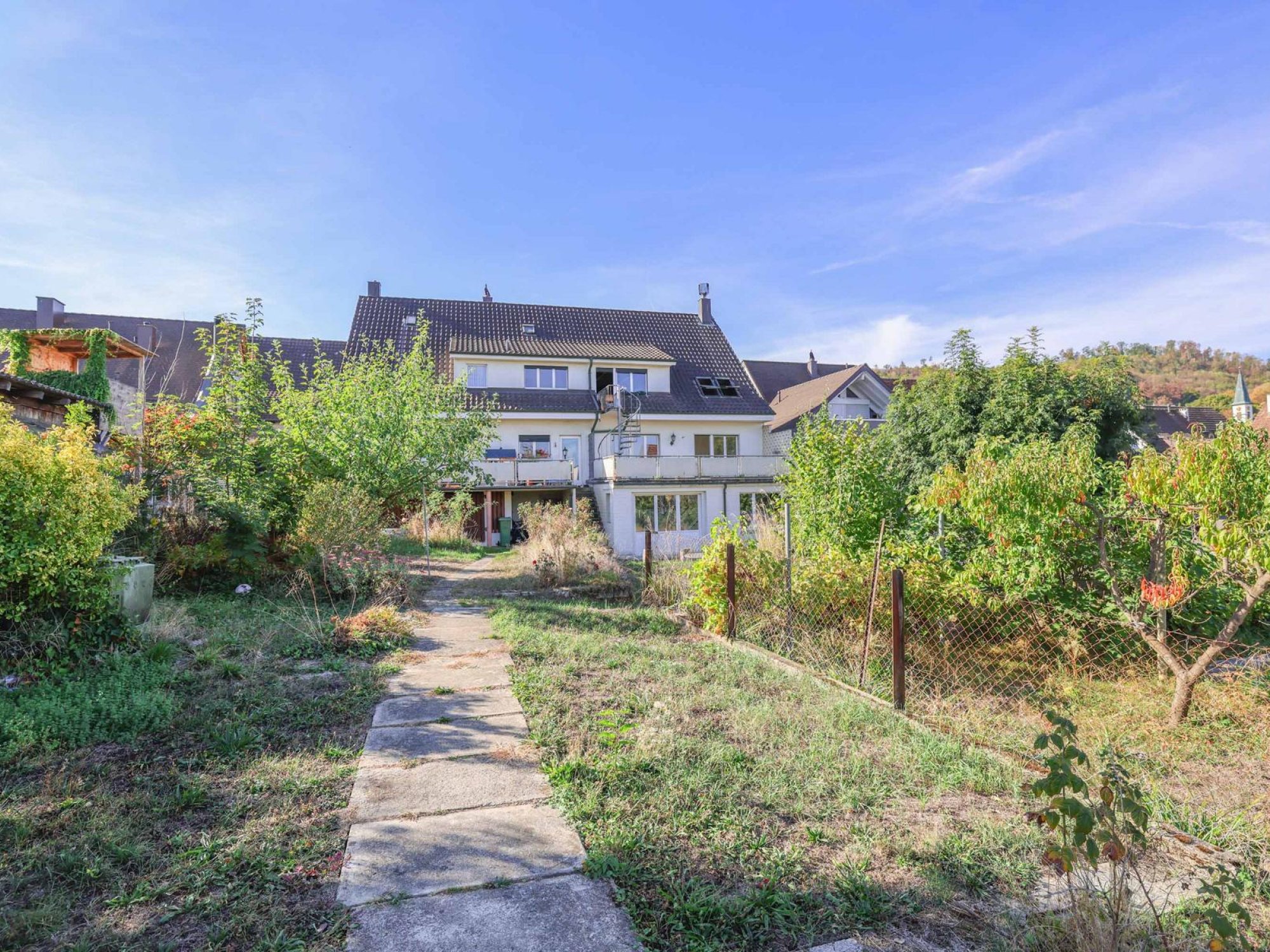Ansicht Liegenschaft vom Garten