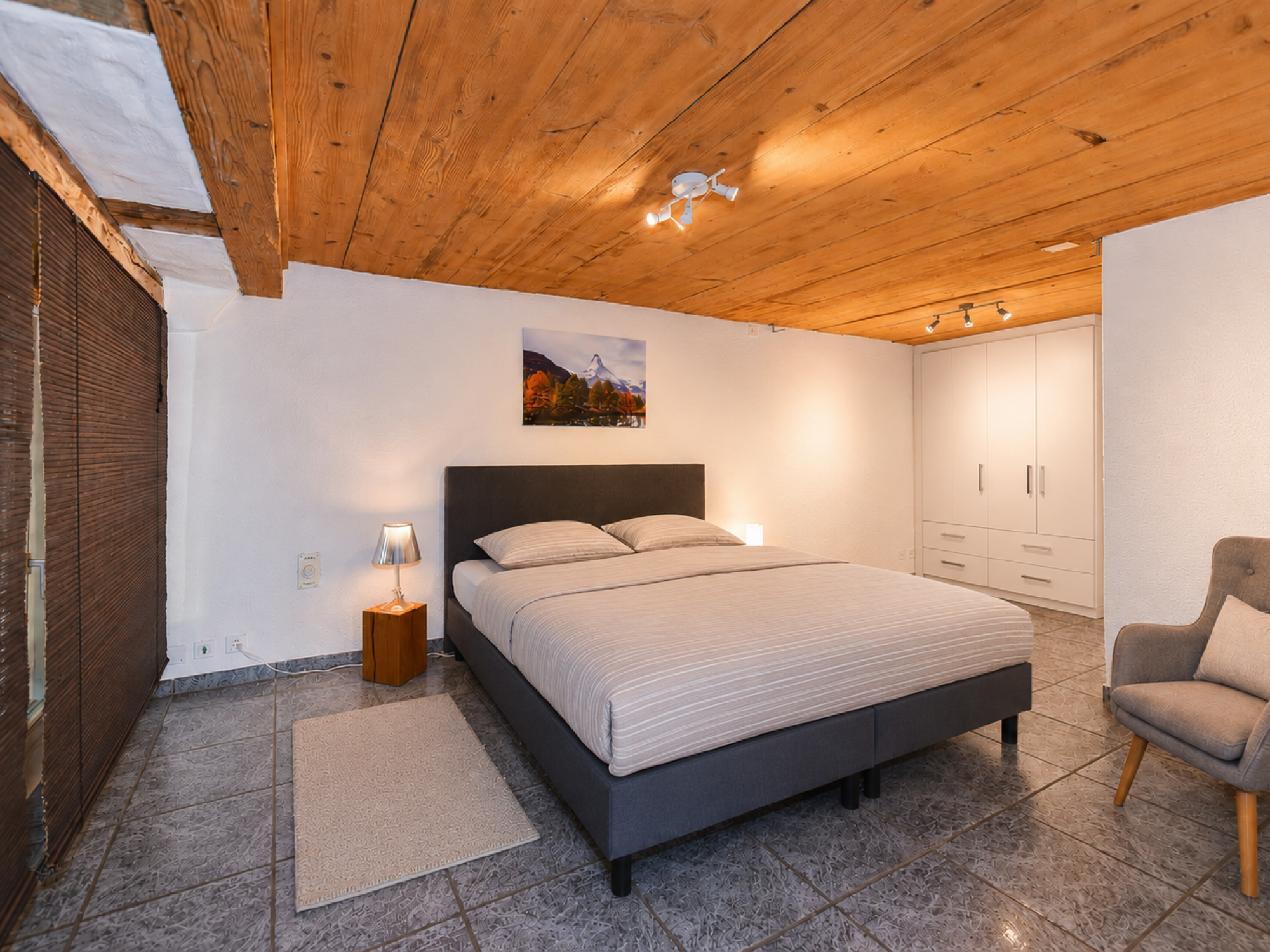 Schlafzimmer (2.5 Zi.-Wohnung 1.OG)