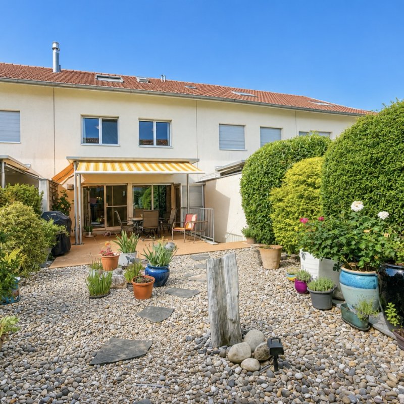 Ansicht Liegenschaft vom Garten