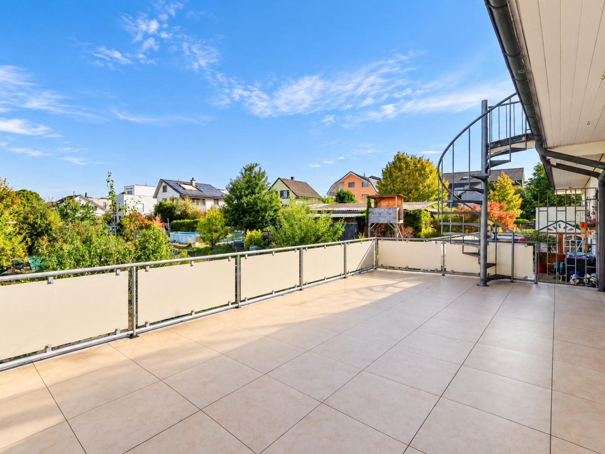 Terrasse - Wohnung 1. OG (links) aktuell leerstehend