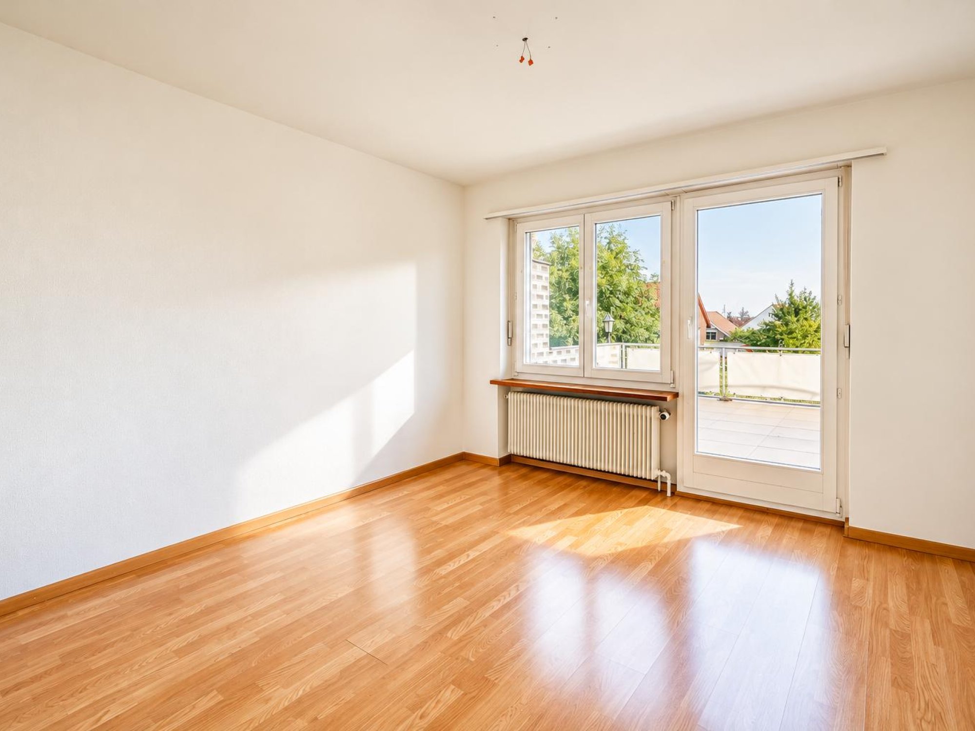 Zimmer - Wohnung 1. OG (links) aktuell leerstehend