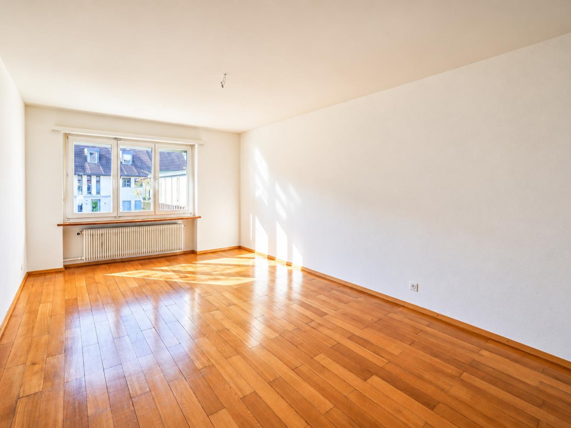 Zimmer - Wohnung 1. OG (links) aktuell leerstehend